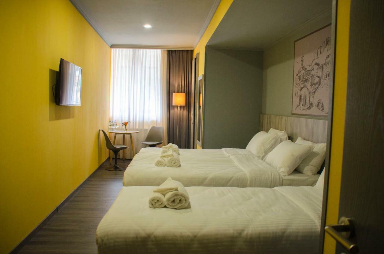 Atoneli Hotel Тбилиси Экстерьер фото