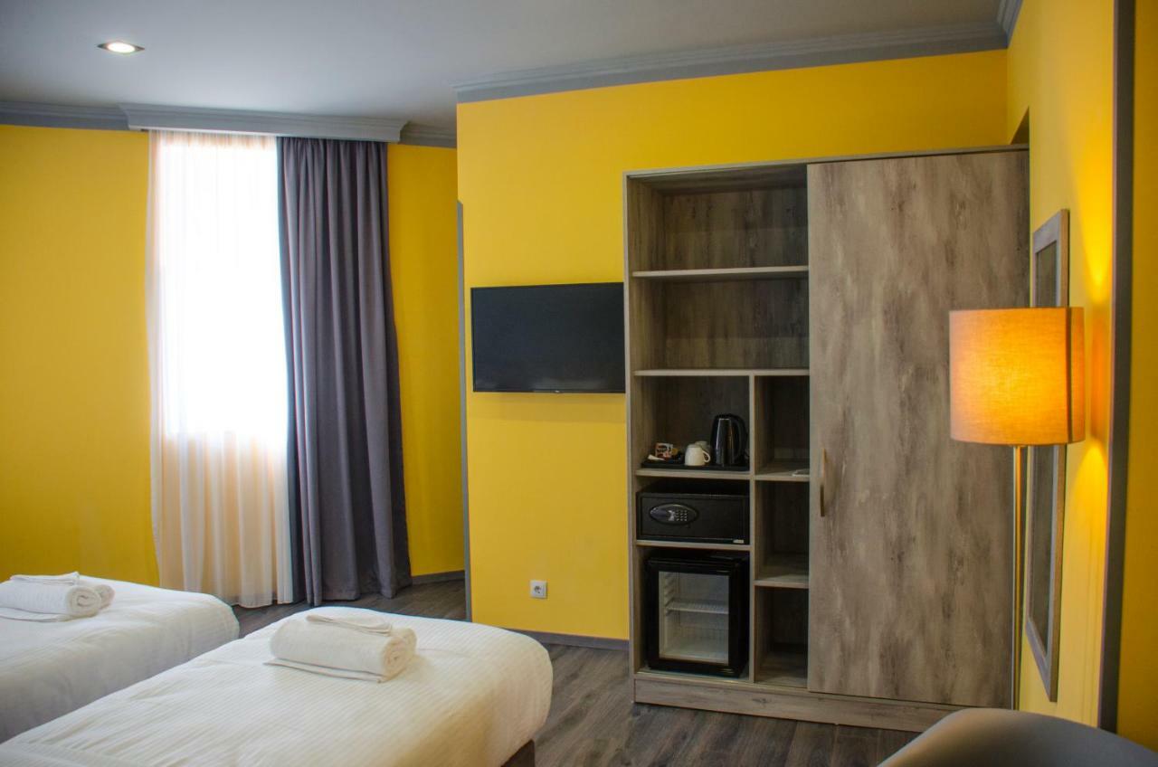 Atoneli Hotel Тбилиси Экстерьер фото