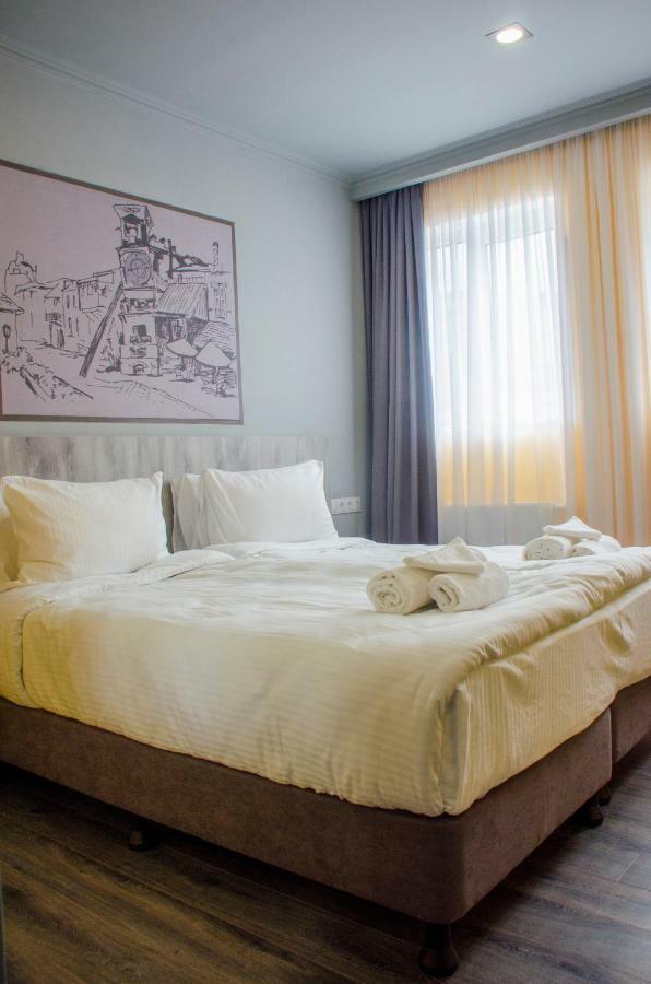 Atoneli Hotel Тбилиси Экстерьер фото