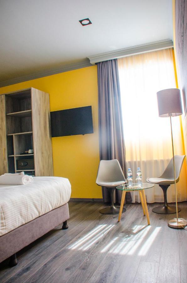 Atoneli Hotel Тбилиси Экстерьер фото